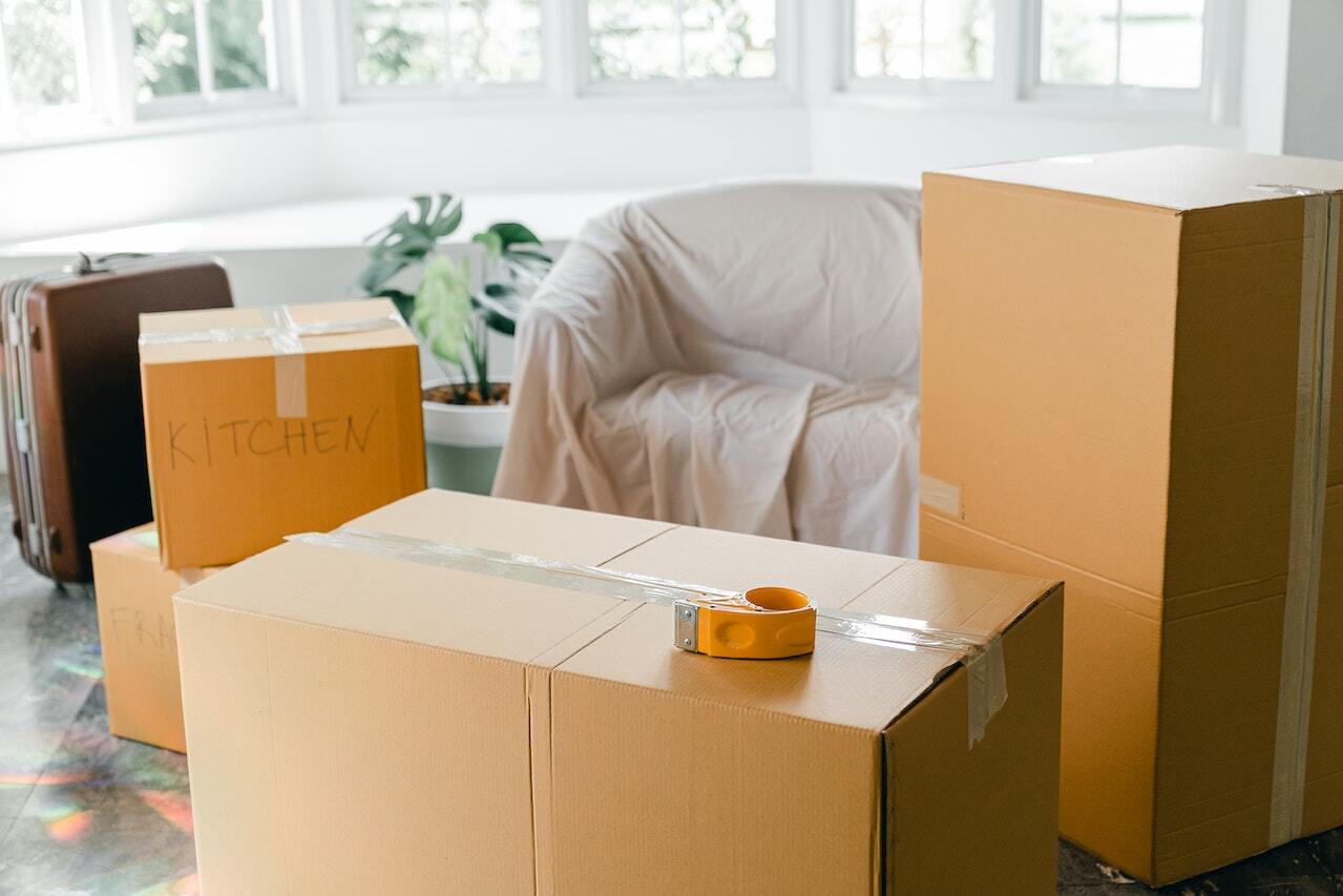 Benefits of Using Professional Local Movers Featured Image