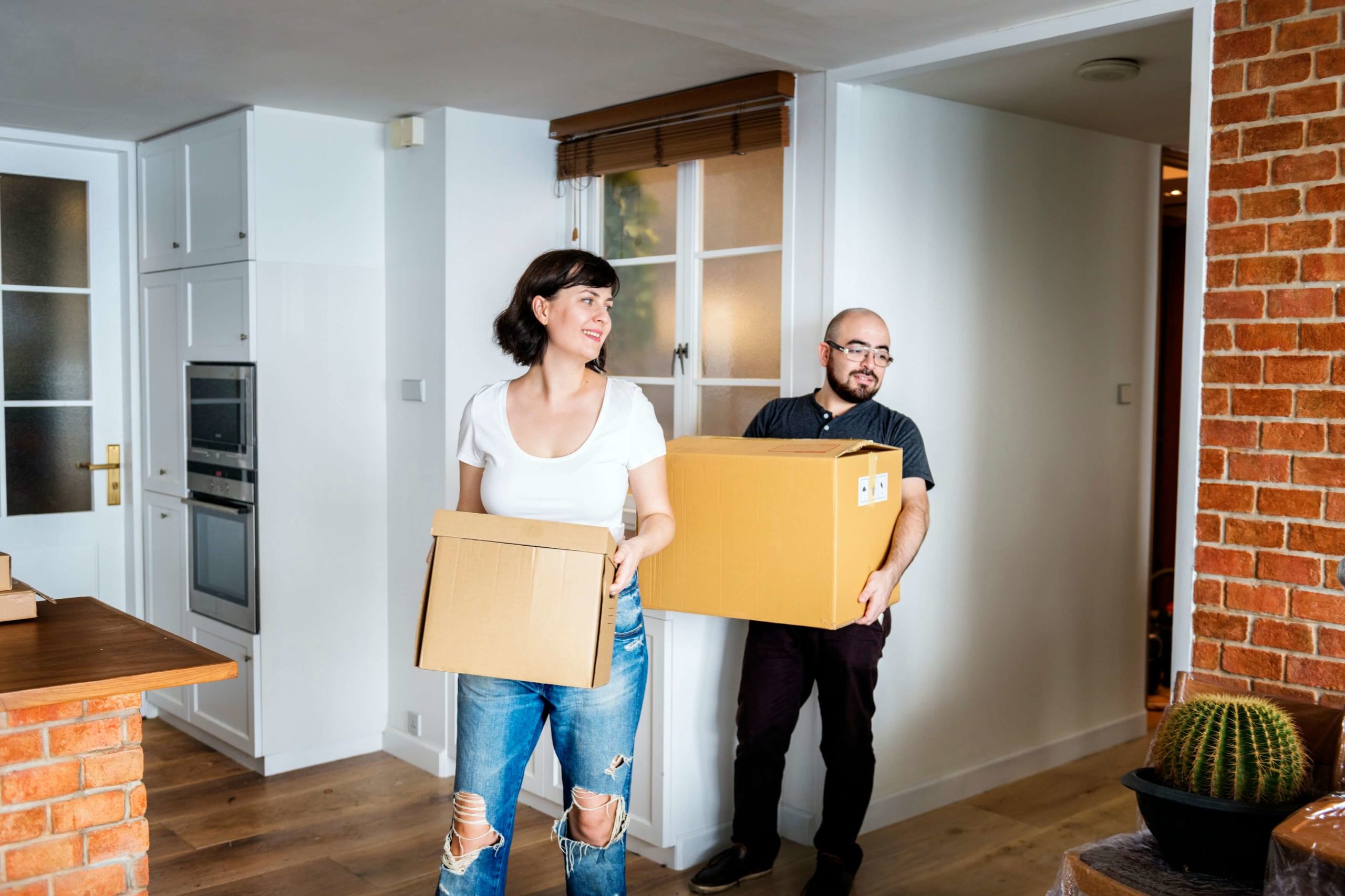HOW TO ENSURE YOUR MOVING DAY GOES SMOOTHLY Featured Image