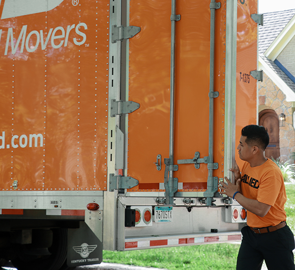 local moving packer closing truck